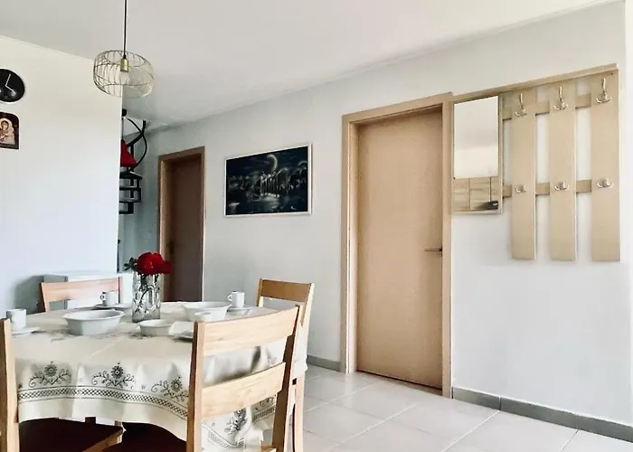 Vila Felix Nea Plagia